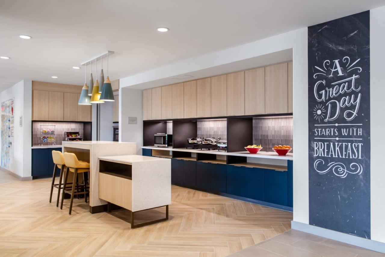 Towneplace Suites By Marriott Milwaukee West Bend 外观 照片