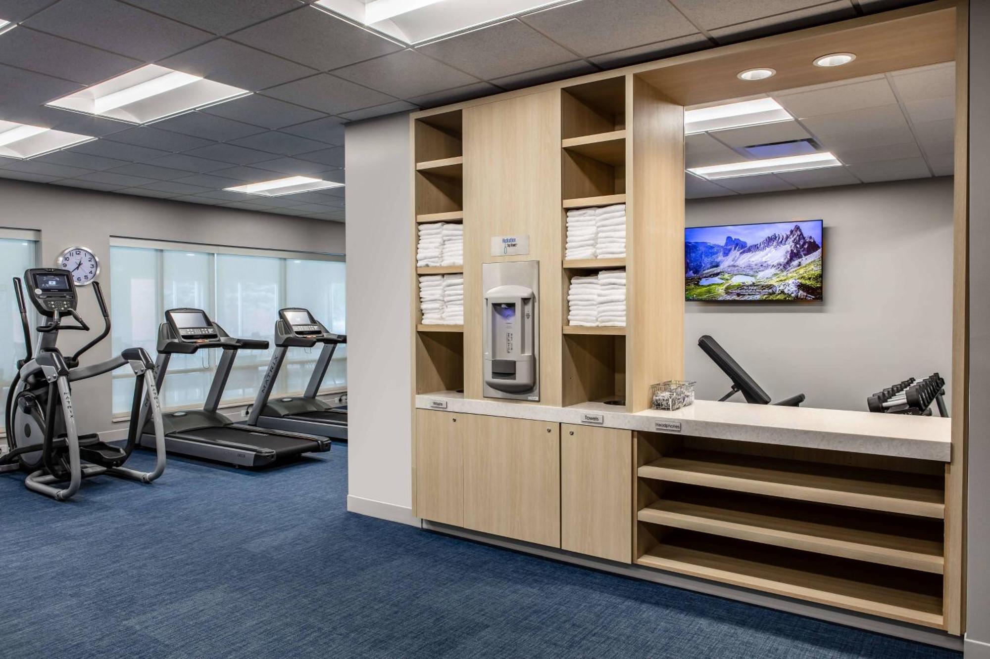 Towneplace Suites By Marriott Milwaukee West Bend 外观 照片