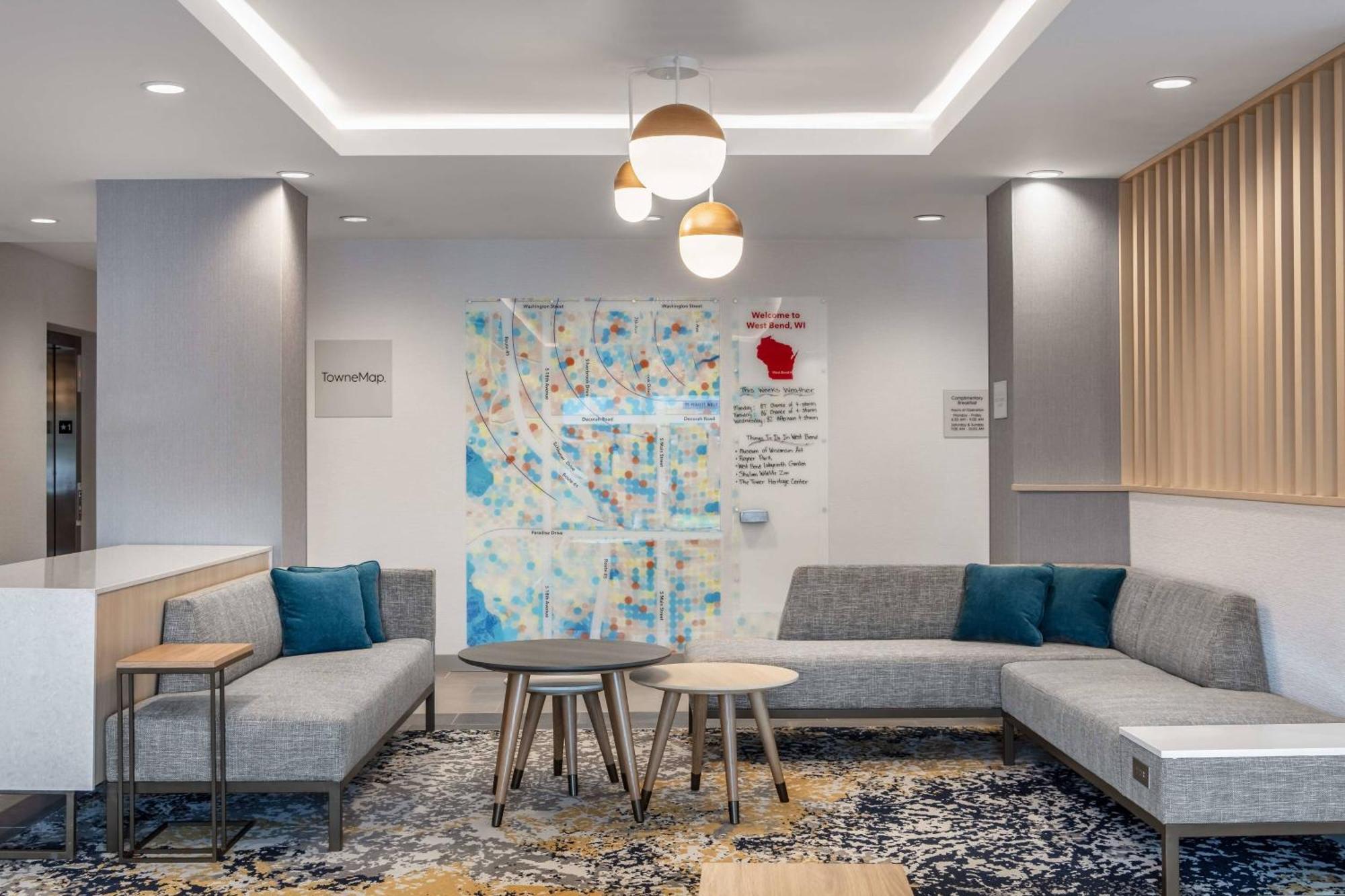 Towneplace Suites By Marriott Milwaukee West Bend 外观 照片